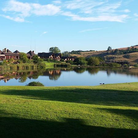 Kloofzicht Lodge & Spa Krugersdorp Exterior photo The village of Sunstone